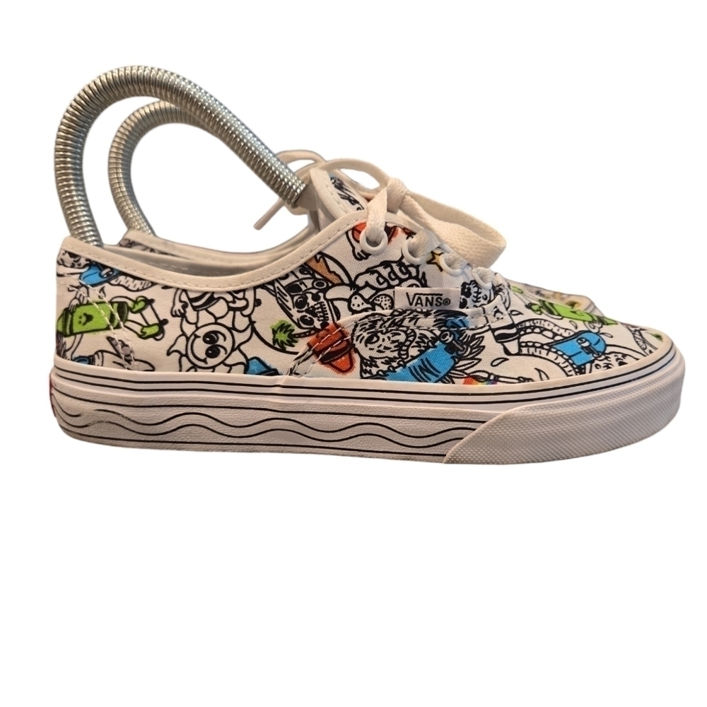 VANS X CRAYOLA SKETCH YOUR WAY SKATE SHOES. SIZE 3Y